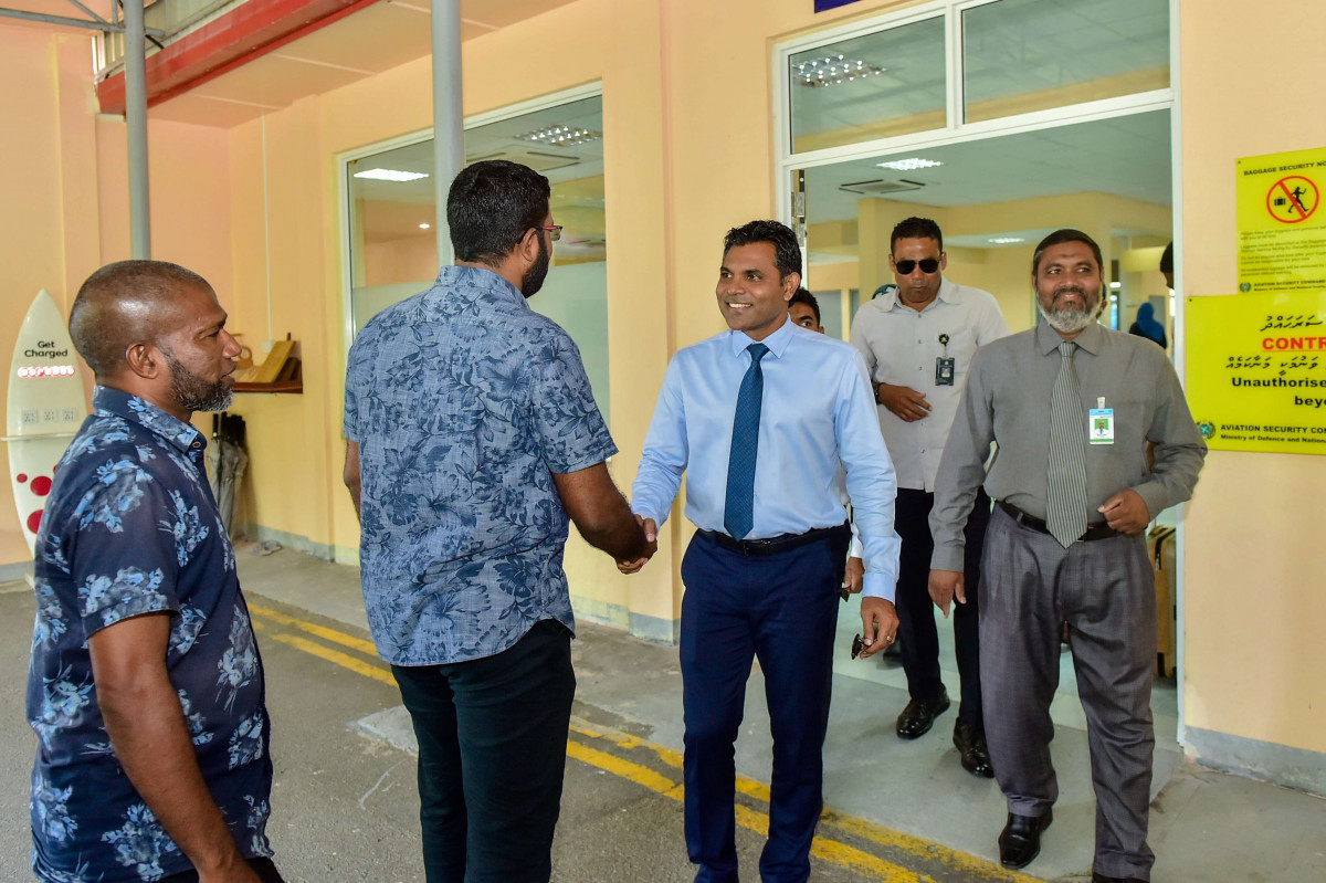 މި މަހުގެ 20 އިން 21 ނައިބު ރައީސް ފައިސަލް ނަސީމް ހދ. އަތޮޅުގެ ބައެއް ރަށްތަކަށް ވަނީ ވަޑައިގެން، ސަރުކާރުގެ މުއައްސަސާތައް ހިނގާ ގޮތް ބައްލަވާލައްވާފައި. ނައިބު ރައީސް ވަޑައިގެންނެވީ ކުޅުދުއްފުށްޓަށާއި، ނޮޅިވަރަމަށާއި، ހަނިމާދޫއަށް