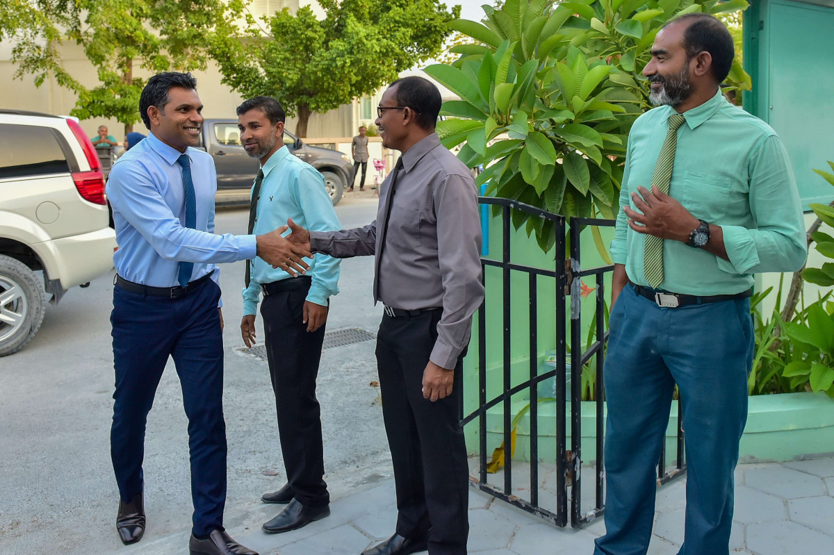 މި މަހުގެ 20 އިން 21 ނައިބު ރައީސް ފައިސަލް ނަސީމް ހދ. އަތޮޅުގެ ބައެއް ރަށްތަކަށް ވަނީ ވަޑައިގެން، ސަރުކާރުގެ މުއައްސަސާތައް ހިނގާ ގޮތް ބައްލަވާލައްވާފައި. ނައިބު ރައީސް ވަޑައިގެންނެވީ ކުޅުދުއްފުށްޓަށާއި، ނޮޅިވަރަމަށާއި، ހަނިމާދޫއަށް