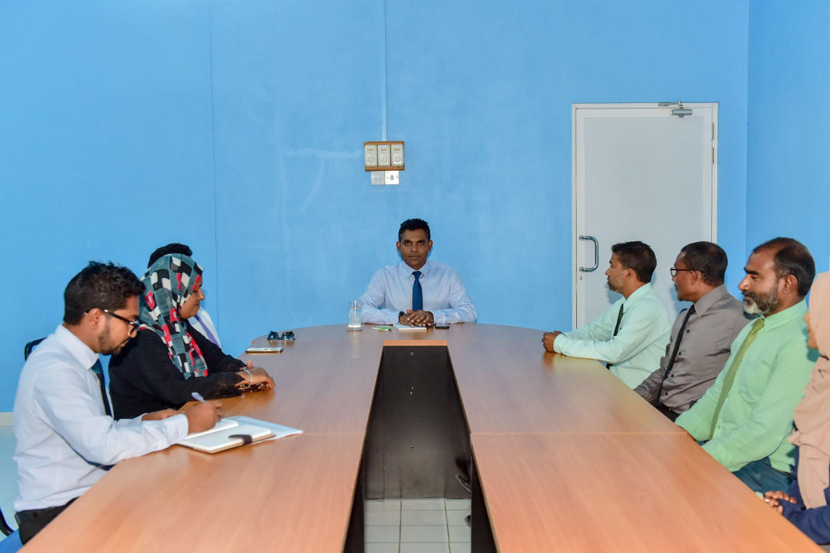 މި މަހުގެ 20 އިން 21 ނައިބު ރައީސް ފައިސަލް ނަސީމް ހދ. އަތޮޅުގެ ބައެއް ރަށްތަކަށް ވަނީ ވަޑައިގެން، ސަރުކާރުގެ މުއައްސަސާތައް ހިނގާ ގޮތް ބައްލަވާލައްވާފައި. ނައިބު ރައީސް ވަޑައިގެންނެވީ ކުޅުދުއްފުށްޓަށާއި، ނޮޅިވަރަމަށާއި، ހަނިމާދޫއަށް