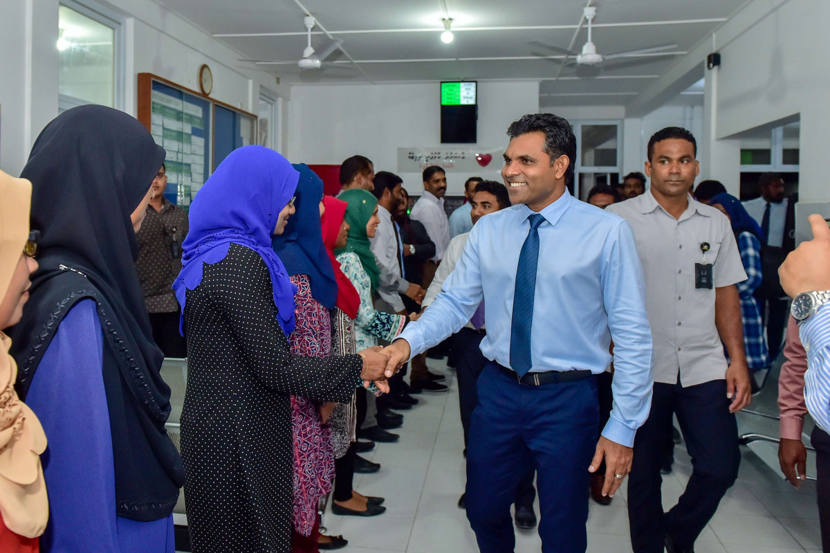 މި މަހުގެ 20 އިން 21 ނައިބު ރައީސް ފައިސަލް ނަސީމް ހދ. އަތޮޅުގެ ބައެއް ރަށްތަކަށް ވަނީ ވަޑައިގެން، ސަރުކާރުގެ މުއައްސަސާތައް ހިނގާ ގޮތް ބައްލަވާލައްވާފައި. ނައިބު ރައީސް ވަޑައިގެންނެވީ ކުޅުދުއްފުށްޓަށާއި، ނޮޅިވަރަމަށާއި، ހަނިމާދޫއަށް