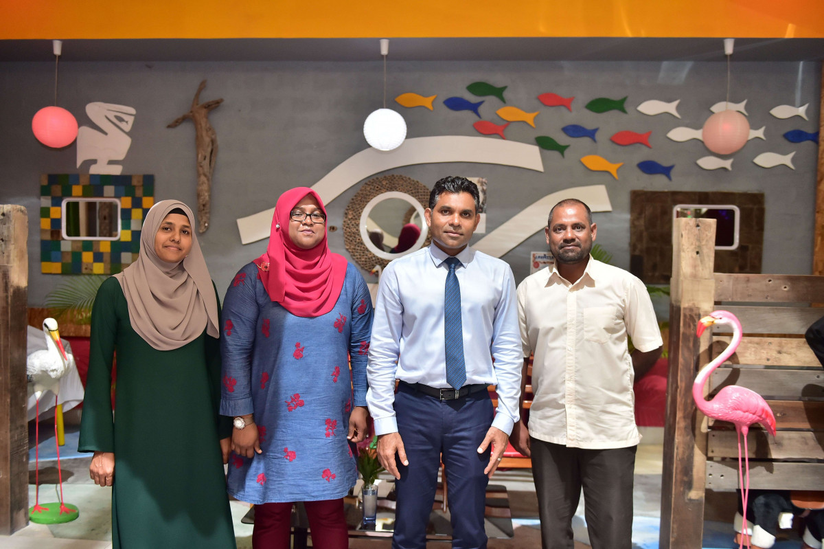މި މަހުގެ 20 އިން 21 ނައިބު ރައީސް ފައިސަލް ނަސީމް ހދ. އަތޮޅުގެ ބައެއް ރަށްތަކަށް ވަނީ ވަޑައިގެން، ސަރުކާރުގެ މުއައްސަސާތައް ހިނގާ ގޮތް ބައްލަވާލައްވާފައި. ނައިބު ރައީސް ވަޑައިގެންނެވީ ކުޅުދުއްފުށްޓަށާއި، ނޮޅިވަރަމަށާއި، ހަނިމާދޫއަށް