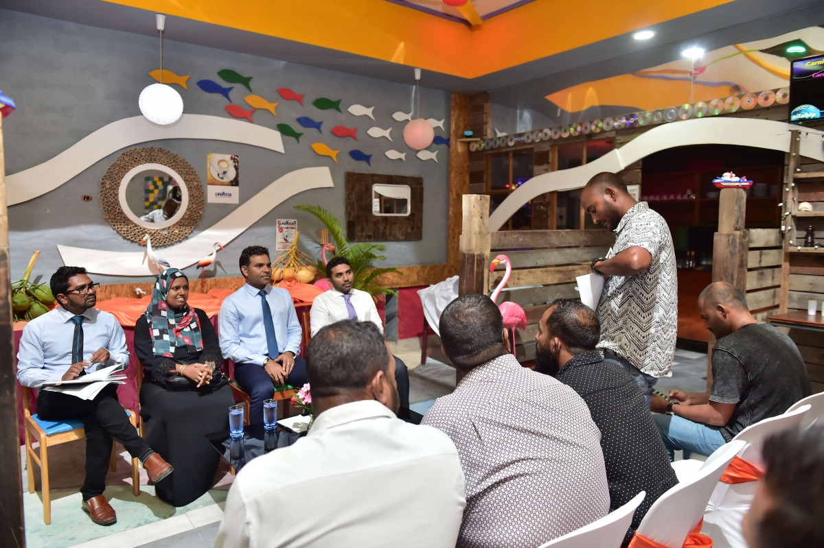 މި މަހުގެ 20 އިން 21 ނައިބު ރައީސް ފައިސަލް ނަސީމް ހދ. އަތޮޅުގެ ބައެއް ރަށްތަކަށް ވަނީ ވަޑައިގެން، ސަރުކާރުގެ މުއައްސަސާތައް ހިނގާ ގޮތް ބައްލަވާލައްވާފައި. ނައިބު ރައީސް ވަޑައިގެންނެވީ ކުޅުދުއްފުށްޓަށާއި، ނޮޅިވަރަމަށާއި، ހަނިމާދޫއަށް