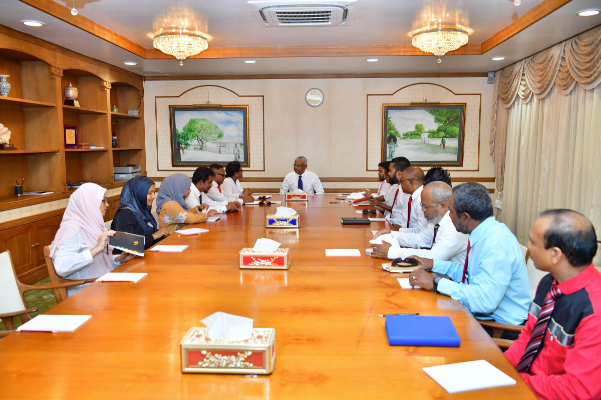 މާލޭގައި އިމާރާތް ކުރަމުންދާ ތަންތަނުގެ ހާލަތު ބައްލަވައި ފިޔަވަޅު އަޅަންޖެހޭ ތަންތަނާ ދޭތެރޭގައި ފިޔަވަޅު އެޅުއްވުމުގެ މަސައްކަތާ ބެހޭ އެންމެ ފަހުގެ މައުލޫމާތު ސިޓީ ކައުންސިލްގެ ފަރާތުން ރައީސުލްޖުމްހޫރިއްޔާއާ ހިއްސާ ކުރެއްވި