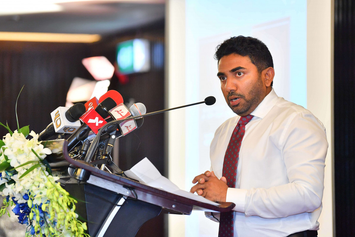 ސިއްޙަތަށް ރަނގަޅު ނޫން ބާވަތްތަކާމެދު ހޭލުންތެރިކުރުމަށް ކުރެވޭ ހޭދަ އިތުރުކުރުމުގެ ވަޢުދުގެ ދަށުން ހިންގުމަށް ހަމަޖެހިފައިވާ ޙަރަކާތްތައް އިފުތިތާޙުކުރުން - ބަލިތައް ޖެހެން ދިމާވާ އެއްމެ ބޮޑު ސަބަބަކީ ސިނގިރޭޓާއި ސުޕާރީ އާއި އޭނާޖީ ޑްރިންކްސް އަދި ހަކުރު ގިނައިން ހިމެނޭ ބުއިންތައް ބޭނުންކުރުން ކަމަށް ވެސް މިނިސްޓަރު އަމީން ވިދާޅުވި -- ފޮޓޯ: ރައީސް އޮފީސް