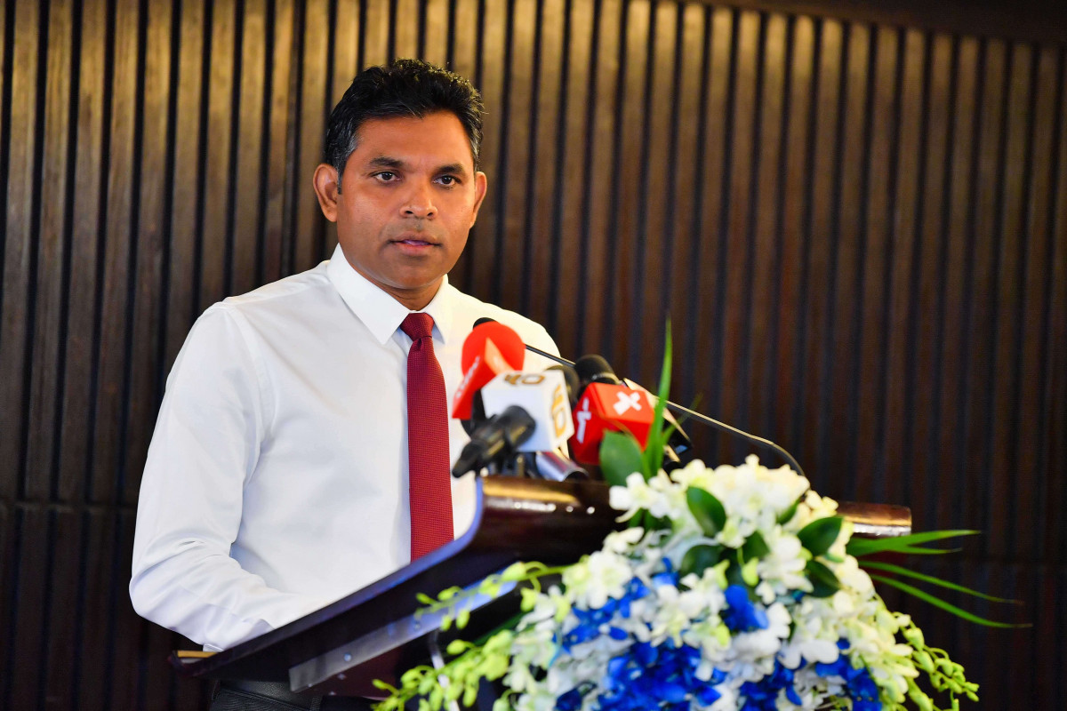 ސިއްޙަތަށް ރަނގަޅު ނޫން ބާވަތްތަކާމެދު ހޭލުންތެރިކުރުމަށް ކުރެވޭ ހޭދަ އިތުރުކުރުމުގެ ވަޢުދުގެ ދަށުން ހިންގުމަށް ހަމަޖެހިފައިވާ ޙަރަކާތްތައް އިފުތިތާޙުކުރުން - ނާއިބު ރައީސް ދެއްކެވި ވާހަކަފުޅުގައި، މިއަދު އިފްތިތާހު ކޮށްދެއްވި ޕްރޮގްރާމްގެ ދަށުން ހިންގާ ހަރަކާތްތަކަކީ، މީގެ ކުރީގައި ދިވެހި ސަރުކާރުން ހޭދަ ނުކުރާ ވަރުގެ ހޭދައެއް ކޮށްގެން ކުރިއަށް ގެންދަވާ މުހިންމު މަސައްކަތެއްކަން ފާހަގަ ކުރެއްވި -- ފޮޓޯ: ރައީސް އޮފީސް