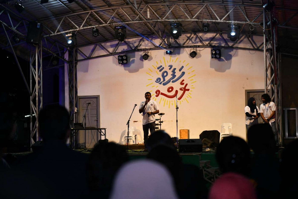 ރައީސުލްޖުމްހޫރިއްޔާ "ހަފުތާ ރެސް" ބައްލަވާލެއްވުން - "ހަފުތާ ރެސް" ހުޅުވުމުގެ ރަސްމިއްޔާތުގައި ޒުވާނުންގެ ވަޒީރު އަހުމަދު މަހްލޫފް ވާހަކަދައްކަވަނީ -- ފޮޓޯ: ރައީސް އޮފީސް