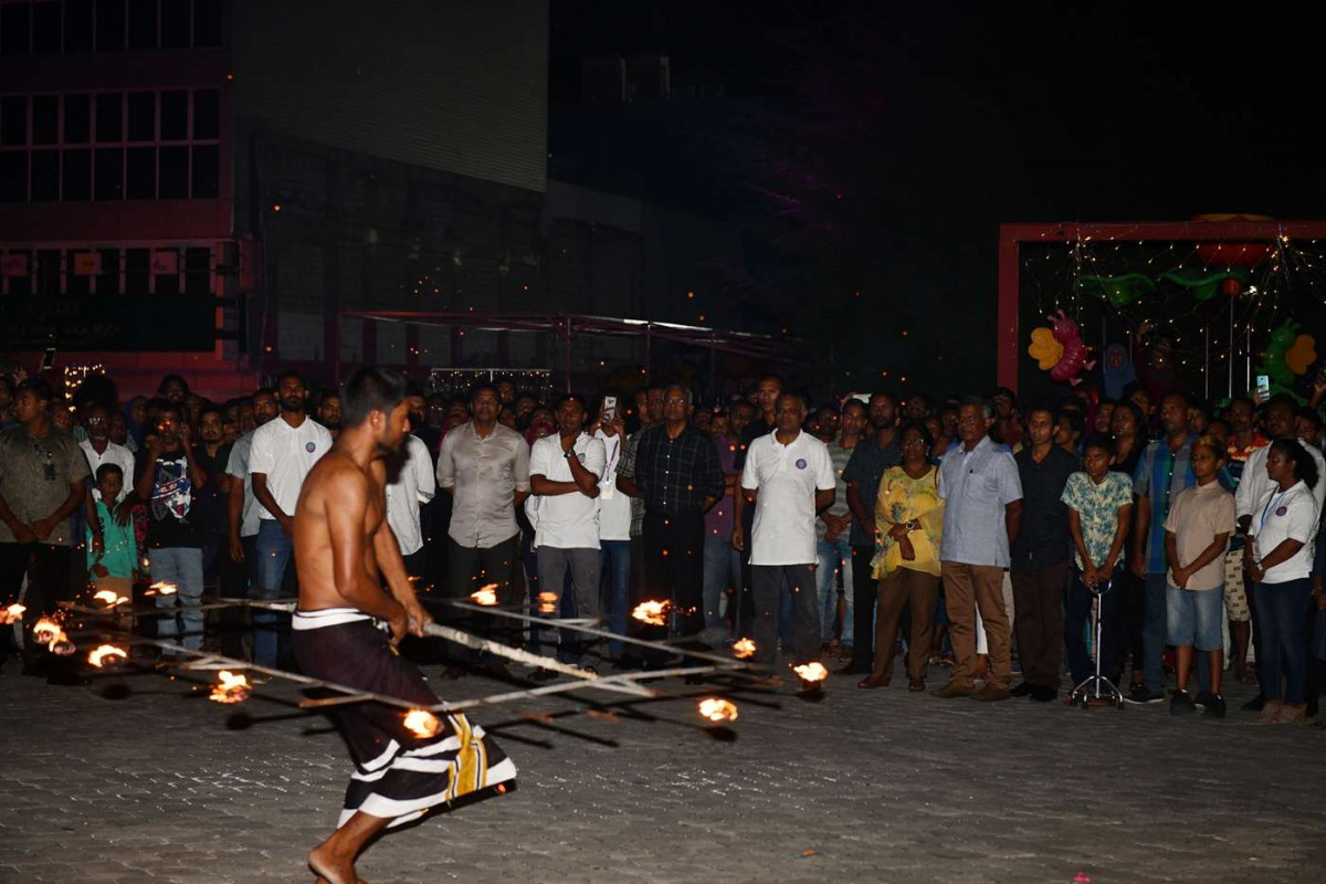 ރައީސުލްޖުމްހޫރިއްޔާ "ހަފުތާ ރެސް" ބައްލަވާލެއްވުން - އަލީފާނުގެ ކުޅިވަރުތަކުގައިވަނީ އެކި ހުނަރުވެރިކަން ދައްކާލައި، އާންމުންގެ ބޮޑު ސަމާލުކަމެއް ހޯދައިފައި -- ފޮޓޯ: ރައީސް އޮފީސް