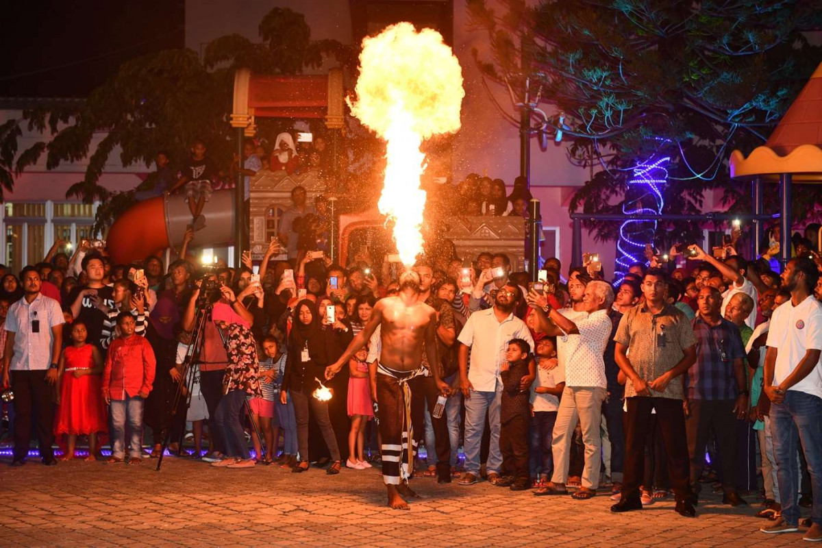 ރައީސުލްޖުމްހޫރިއްޔާ "ހަފުތާ ރެސް" ބައްލަވާލެއްވުން - ޒުވާން ހުނަރުވެރިންގެ، އަލިފާނުގެ ކުޅިވަރުތައް ދައްކާލަނީ -- ފޮޓޯ: ރައީސް އޮފީސް