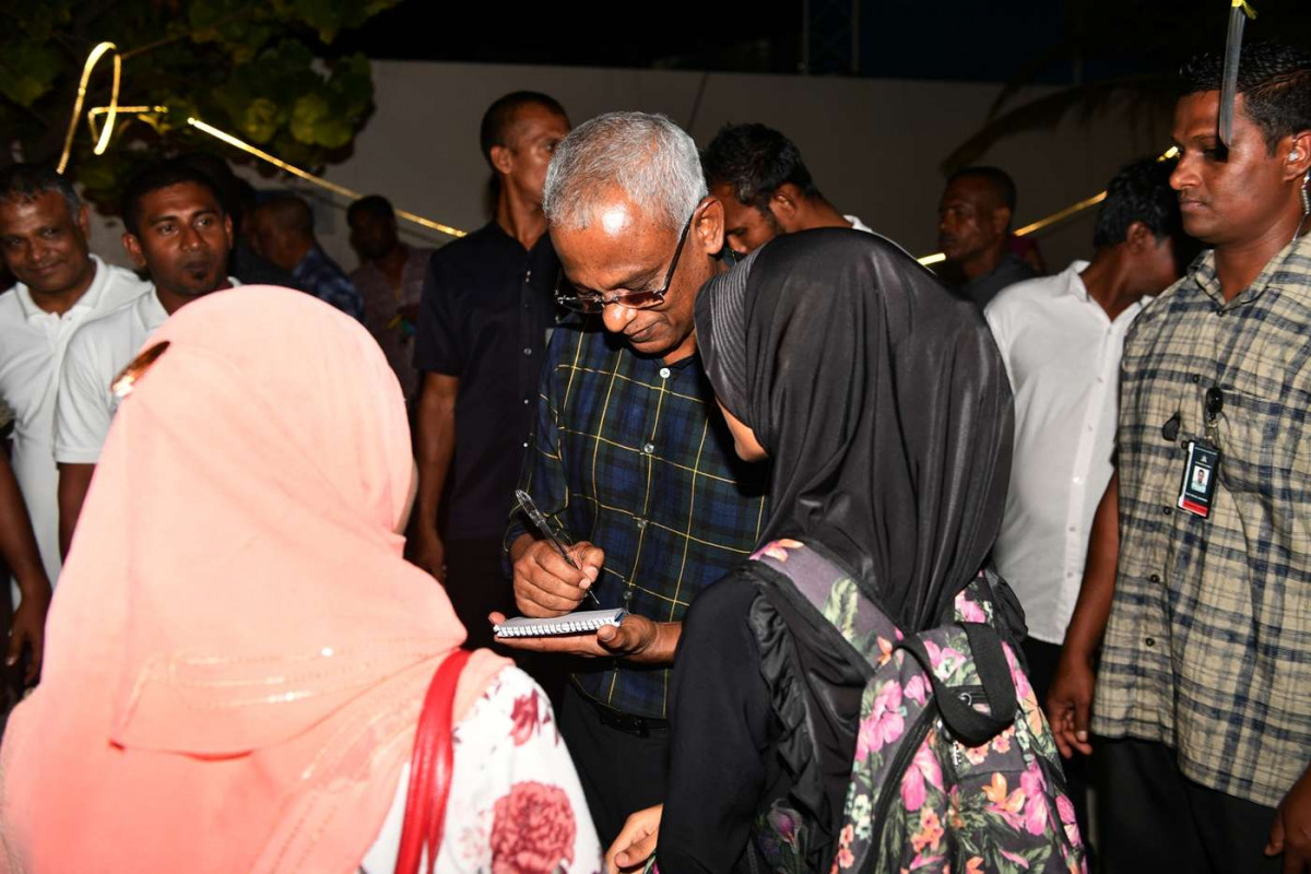 ރައީސުލްޖުމްހޫރިއްޔާ "ހަފުތާ ރެސް" ބައްލަވާލެއްވުން - ހަފުތާ ރެސް ހަރަކާތަކީ މިނިސްޓަރ އޮފް ޔޫތު، ސްޕޯޓްސް އެންޑް ކޮމިއުނިޓީ އެމްޕަވަރމަންޓްގެ ފަރާތުން އިންތިޒާމްކުރައްވައިގެން ކޮންމެ ހަފްތާ ބަންދަކާ ދިމާކޮށް ކުރިޔަށް ގެންދިޔުމަށް ހަމަޖެހިފައިވާ ހަރަކާތެއް -- ފޮޓޯ: ރައީސް އޮފީސް