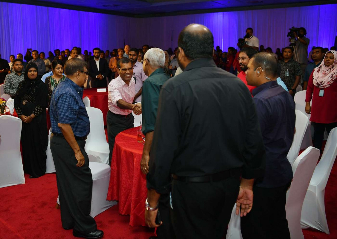 ޑިސެމްބަރު 29، 2018: ގެސްޓް ހައުސް މަހާސިންތާ ނިންމުމުގެ ރަސްމިއްޔާތުގައި ރައީސް ސޯލިހް އާއި ދައުލަތުގެ އިސްވެރިން އަދި އިންޑަސްޓްރީގެ ބޭފުޅުން ބައިވެރިވެވަޑައިގެންނެވި