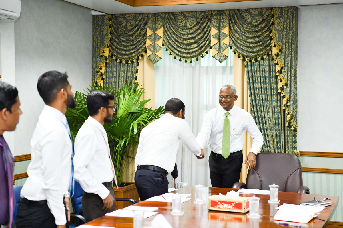 ރައީސުލްޖުމްހޫރިއްޔާ، ފުވައްމުލަކު ސިޓީ ކައުންސިލާ ބައްދަލުކުރެއްވުން - މިއީ ރައީސް ސޯލިހް ފުވައްމުލަކު ސިޓީ ކައުންސިލާއި ބައްދަލުކުރެއްވި ފުރަތަމަ ފަހަރު -- ފޮޓޯ: ރައީސް އޮފީސް