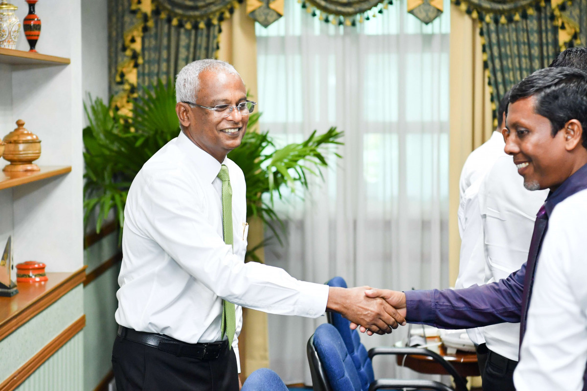 ރައީސުލްޖުމްހޫރިއްޔާ، ފުވައްމުލަކު ސިޓީ ކައުންސިލާ ބައްދަލުކުރެއްވުން - ކައުންސިލްގެ ބާރުތައް އެންމެ އެދެވޭގޮތުގައި ބޭނުންކުރެއްވުމަށް ކައުންސިލްގެ މެމްބަރުންނަށް އިލްތިމާސްކުރެއްވި -- ފޮޓޯ: ރައީސް އޮފީސް