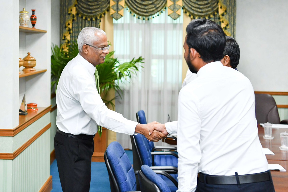 ރައީސުލްޖުމްހޫރިއްޔާ، ފުވައްމުލަކު ސިޓީ ކައުންސިލާ ބައްދަލުކުރެއްވުން - ކައުންސިލްތަކަށްދިން ބަރުތަކުގެ ތެރޭގައި ކައުންސިލްގެ ނަމުގައި އާމްދަނީ ހޯދުމުގެ ބާރުވެސް ހިމެނޭ -- ފޮޓޯ: ރައީސް އޮފީސް