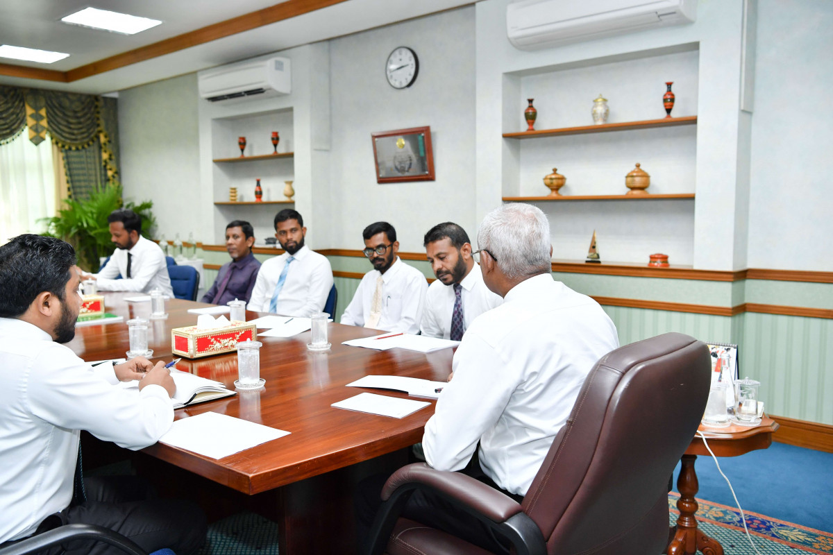 ރައީސުލްޖުމްހޫރިއްޔާ، ފުވައްމުލަކު ސިޓީ ކައުންސިލާ ބައްދަލުކުރެއްވުން - ރައްޔިތުންނާއި އެންމެ ގާތުން ހިދުމަތްތައް ދިނުމަކީ މިސަރުކާރުގެ އަބަދުގެވެސް އަމާޒްކަމުގައި ރައީސް ވިދާޅުވި -- ފޮޓޯ: ރައީސް އޮފީސް