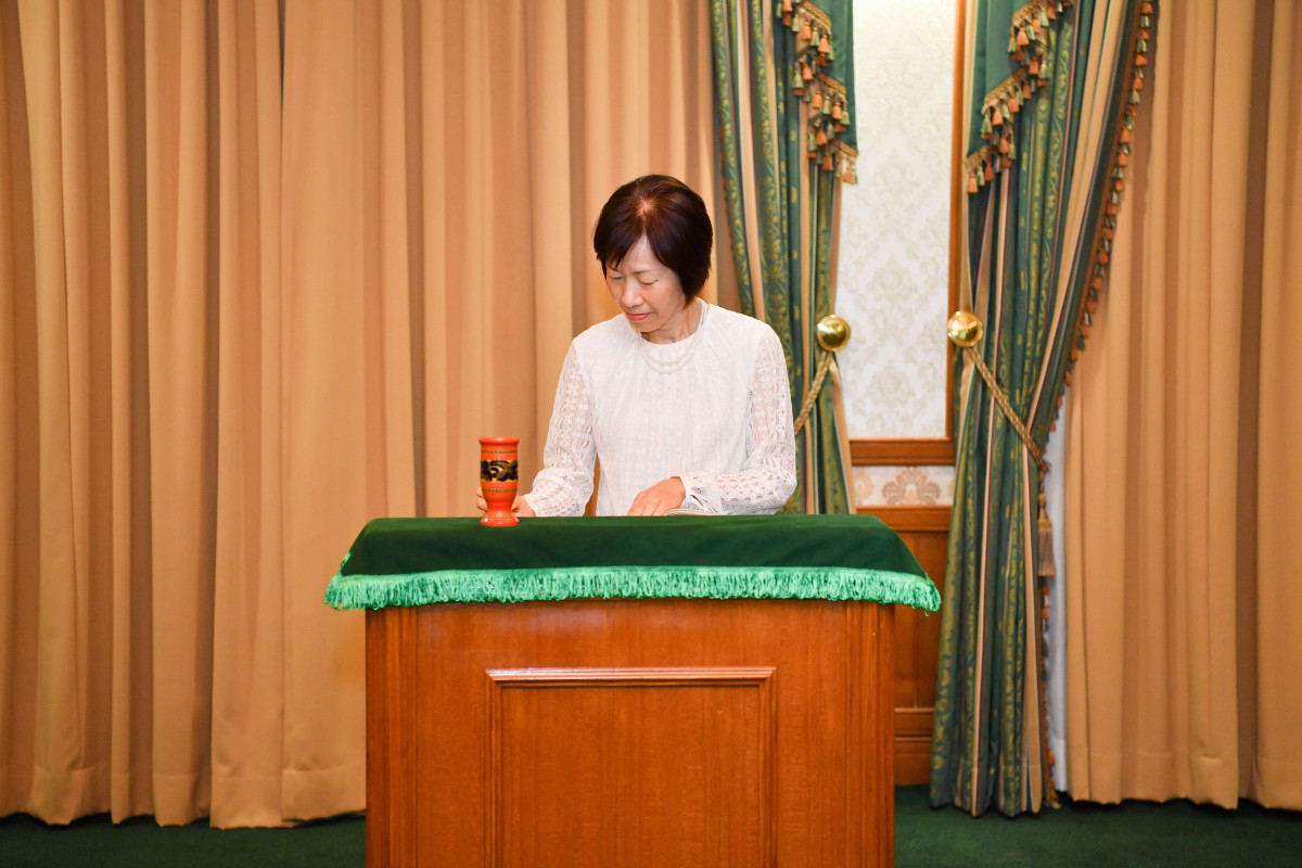 ޖަޕާނުގެ ސަފީރު މިބައްދަލުވުމުގައި ދެއްކެވި ވާހަކަފުޅުގައި، އެކަމަނާ ރާއްޖެ ވަޑައިގަތުމުން ރާއްޖެއިން އެކަމަނާއަށް ދެންނެވި ހޫނު މަރުޙަބާއަށް ޝުކުރުއަދާކުރެއްވިއެވެ. އަދި، އެކަމަނާ ވަނީ ޖަޕާނުގެ އެމްޕެރާ އާއި އެމްޕްރެސްގެ ފަރާތްޕުޅުން ރައީސުލްޖުމްހުރިއްޔާއަށް ތަހުނިޔާއާއި ހެޔޮ އެދުންތައް ރައްދުކުރައްވައިފަ -- ފޮޓޯ: ރައީސް އޮފީސް