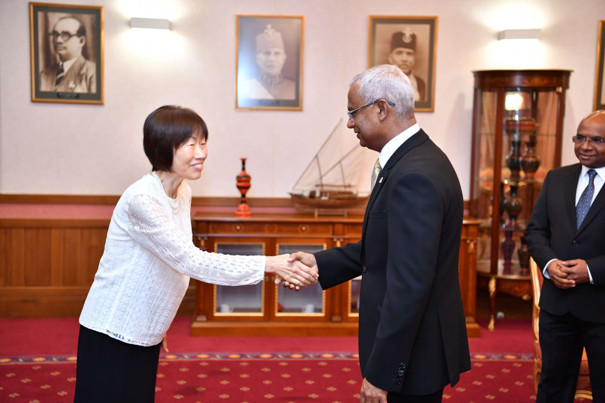 ރައީސުލްޖުމްހޫރިއްޔާ ވަނީ ޖަޕާނު ސަރުކާރުން ރާއްޖެއަށް ވެދެއްވާފައިވާ އެހީތެރިކަން ފާހާގަކުރައްވައި އެކަމަށްޓަކައި ޖަޕާނު ސަރުކާރަށް ޝުކުރުއަދާކުރައްވައިފަ -- ފޮޓޯ: ރައީސް އޮފީސް