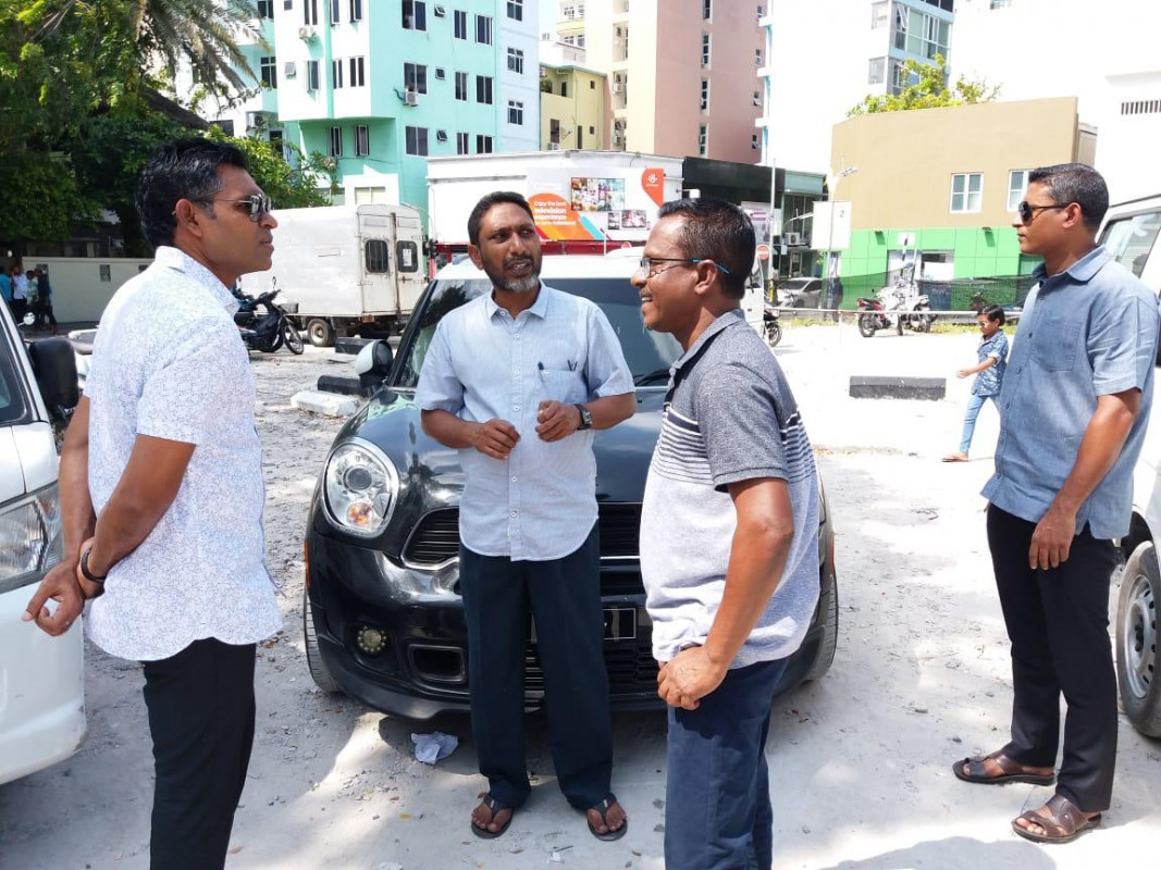 ކަޅުވަކަރު މިސްކިތް ބަހައްޓާ ދިރާގު ބިމުގައި ނައިބު ރައީސާއި ސަރުކާރުގެ ބައެއް ބޭފުޅުން