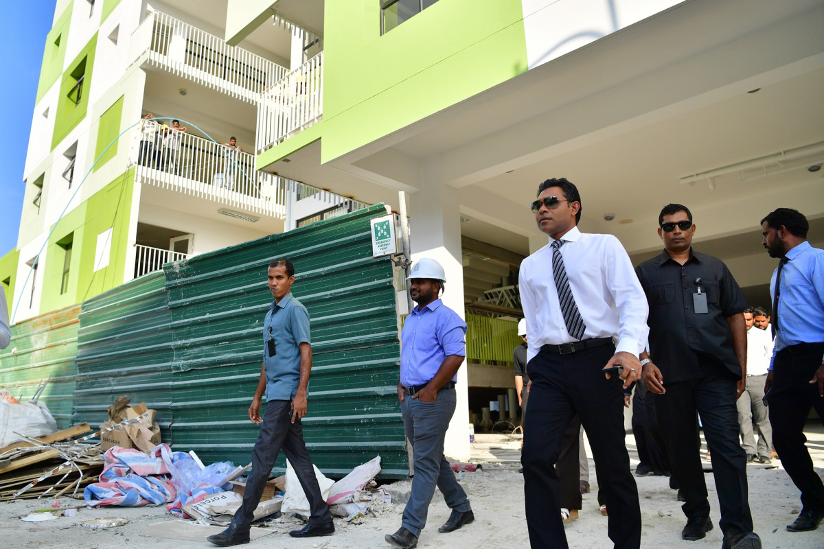 މުޅިން އާ ކޮންސެޕްޓަކަށް ހަދާ ސްކޫލުގެ މަސައްކަތް ހައުސިން ޑިވެލޮޕްމަންޓް ކޯޕަރޭޝަން (އެޗްޑީސީ) އިން 2017 ވަނަ އަހަރުގެ ޖެނުއަރީ މަހު 132 މިލިއަން ރުފިޔާއަށް ހަވާލުކުރީ އަމިން ކޮންސްޓްރަކްޝަނާ -- ފޮޓޯ: ރައީސް އޮފީސް