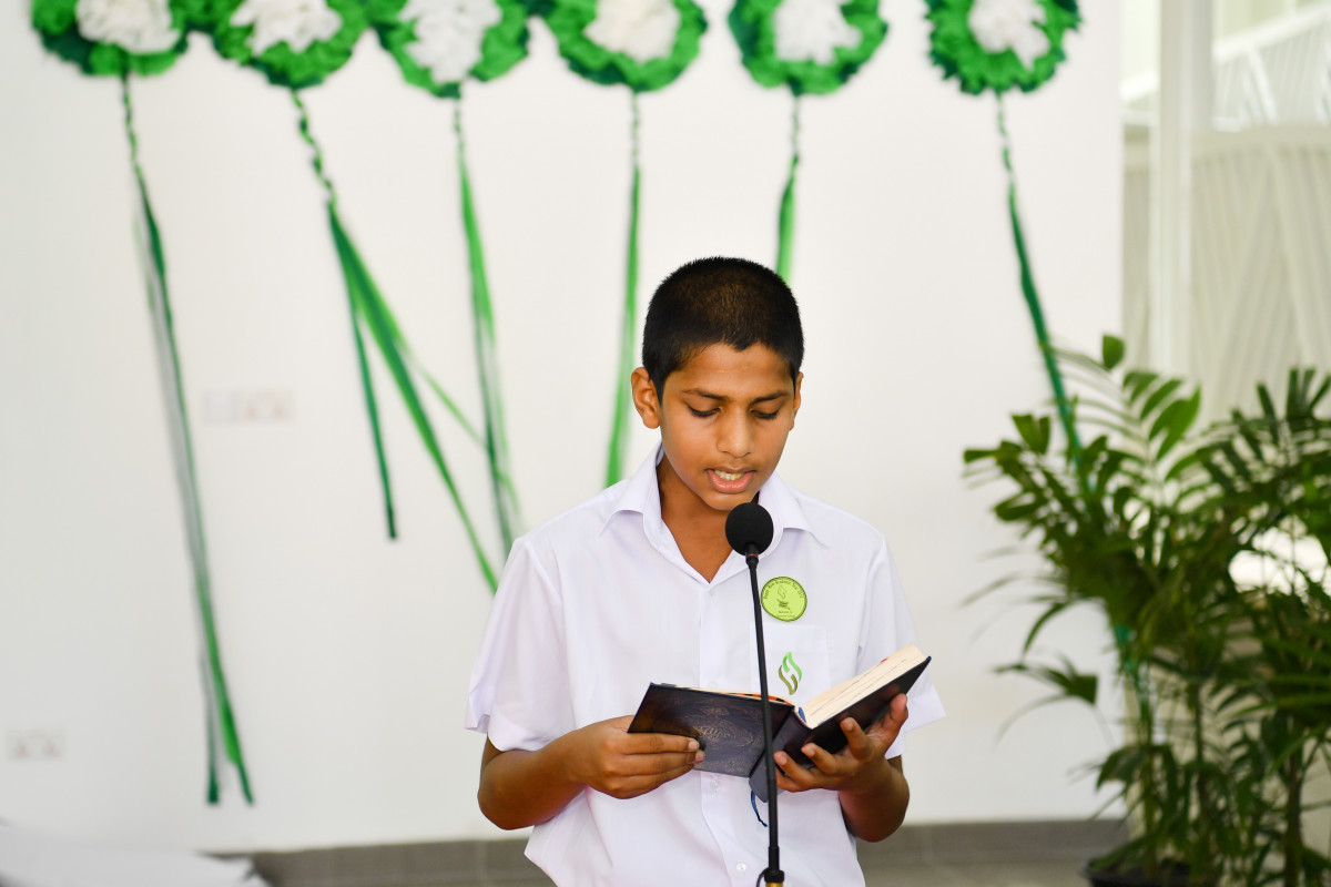 ޖެނުއަރީ 13، 2019: ހުޅުމާލޭގައި ހަދާފައިވާ ހުރަވީ ސްކޫލް ހުޅުވުމުގެ ރަސްމިއްޔާތުގައި ގުރުއާން ކިޔަވަނީ