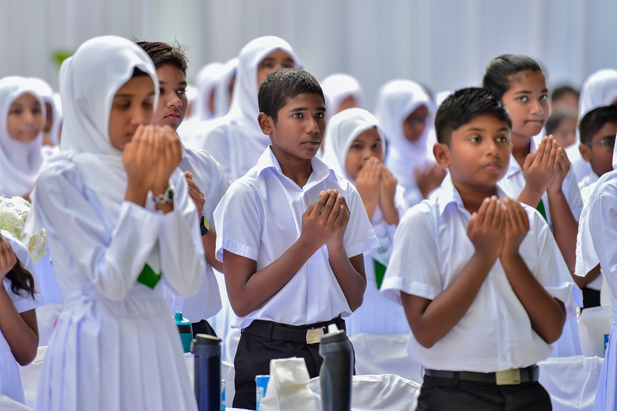 ޖެނުއަރީ 13، 2019: ސްކޫލް ދަރިވަރުންނަށް ހިލޭ ނާސްތާ ދިނުމުގެ ޕްރޮގްރާމް ފެށުމަށްޓަކައި އަމީނިއްޔާ ސްކޫލުގައި ބޭއްވި ރަސްމިއްޔާތުގެ ތެރެއިން