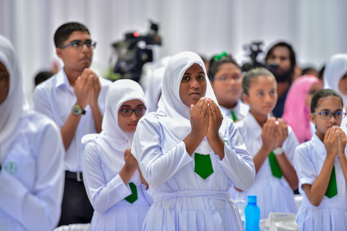 ޖެނުއަރީ 13، 2019: ސްކޫލް ދަރިވަރުންނަށް ހިލޭ ނާސްތާ ދިނުމުގެ ޕްރޮގްރާމް ފެށުމަށްޓަކައި އަމީނިއްޔާ ސްކޫލުގައި ބޭއްވި ރަސްމިއްޔާތުގެ ތެރެއިން