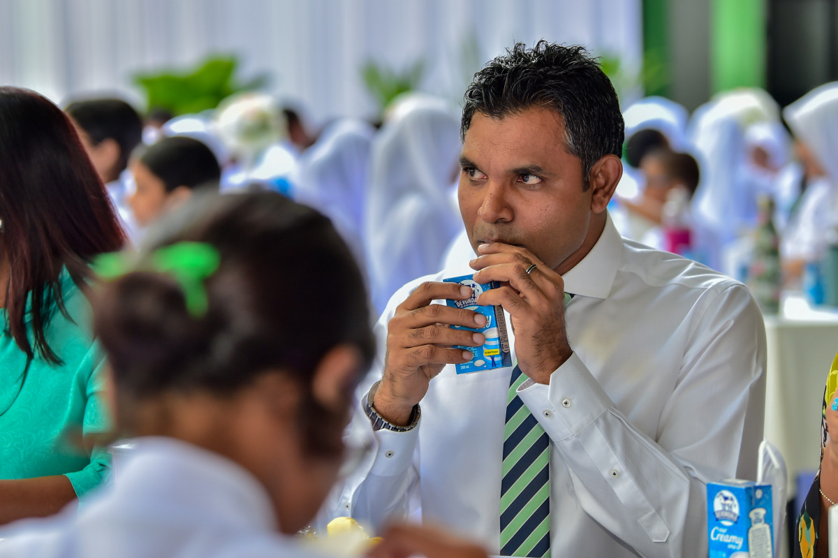 ޖެނުއަރީ 13، 2019: ސްކޫލް ދަރިވަރުންނަށް ހިލޭ ނާސްތާ ދިނުމުގެ ޕްރޮގްރާމް ފެށުމަށްޓަކައި އަމީނިއްޔާ ސްކޫލުގައި ބޭއްވި ރަސްމިއްޔާތުގެ ތެރެއިން
