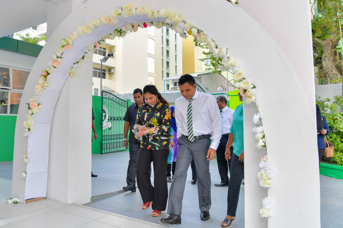 ޖެނުއަރީ 13، 2019: ސްކޫލް ދަރިވަރުންނަށް ހިލޭ ނާސްތާ ދިނުމުގެ ޕްރޮގްރާމް ފެށުމަށްޓަކައި އަމީނިއްޔާ ސްކޫލުގައި ބޭއްވި ރަސްމިއްޔާތުގެ ތެރެއިން