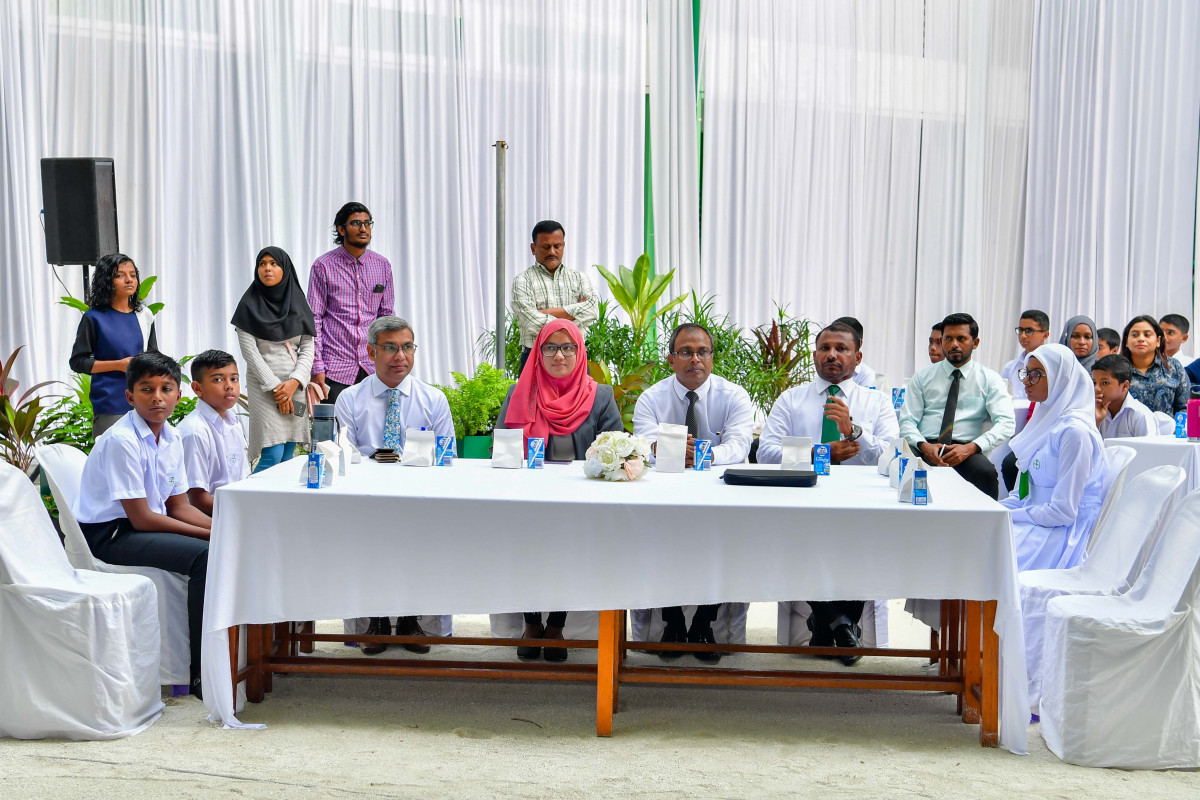 ޖެނުއަރީ 13، 2019: ސްކޫލް ދަރިވަރުންނަށް ހިލޭ ނާސްތާ ދިނުމުގެ ޕްރޮގްރާމް ފެށުމަށްޓަކައި އަމީނިއްޔާ ސްކޫލުގައި ބޭއްވި ރަސްމިއްޔާތުގެ ތެރެއިން