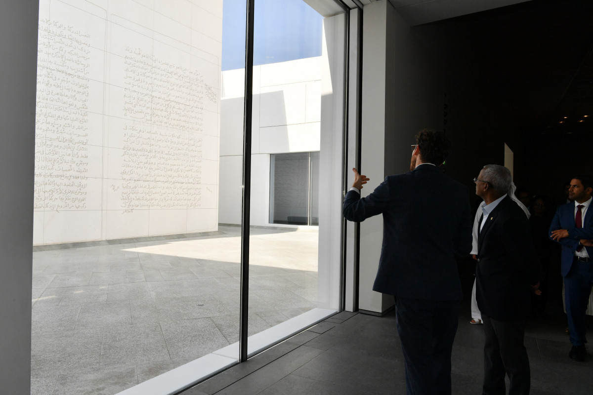 ރައީސުލްޖުމްހޫރިއްޔާ އަބޫދާބީގެ ލޫވްރ މިއުޒިއަމް ބައްލަވާލެއްވުން -- ފޮޓޯ: ރައީސް އޮފީސް