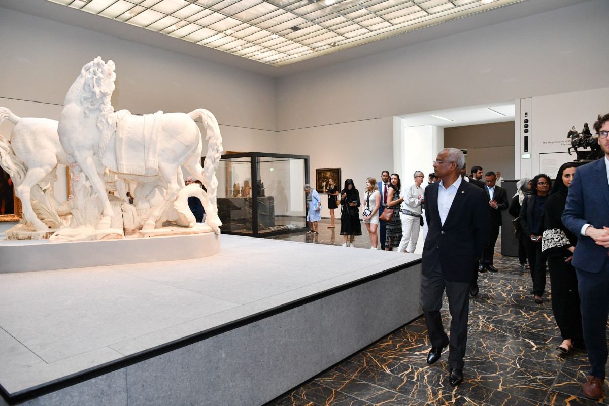 ރައީސުލްޖުމްހޫރިއްޔާ އަބޫދާބީގެ ލޫވްރ މިއުޒިއަމް ބައްލަވާލެއްވުން -- ފޮޓޯ: ރައީސް އޮފީސް