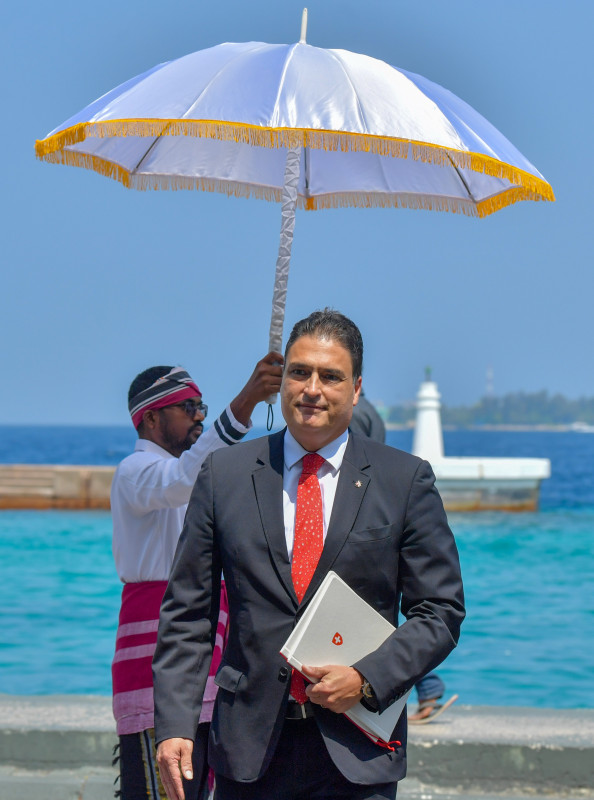 ރާއްޖެއިން ބޭނުންވާ އެހީތެރިކަމާއި އެއްބާރުލެއްވުން ސްވިޒަރލެންޑް ސަރުކާރުން ދެއްވާނެކަމުގައިވެސް ސްވިޒަރލެންޑްގެ ސަފީރު ވިދާޅުވި -- ފޮޓޯ: ރައީސް އޮފީސް