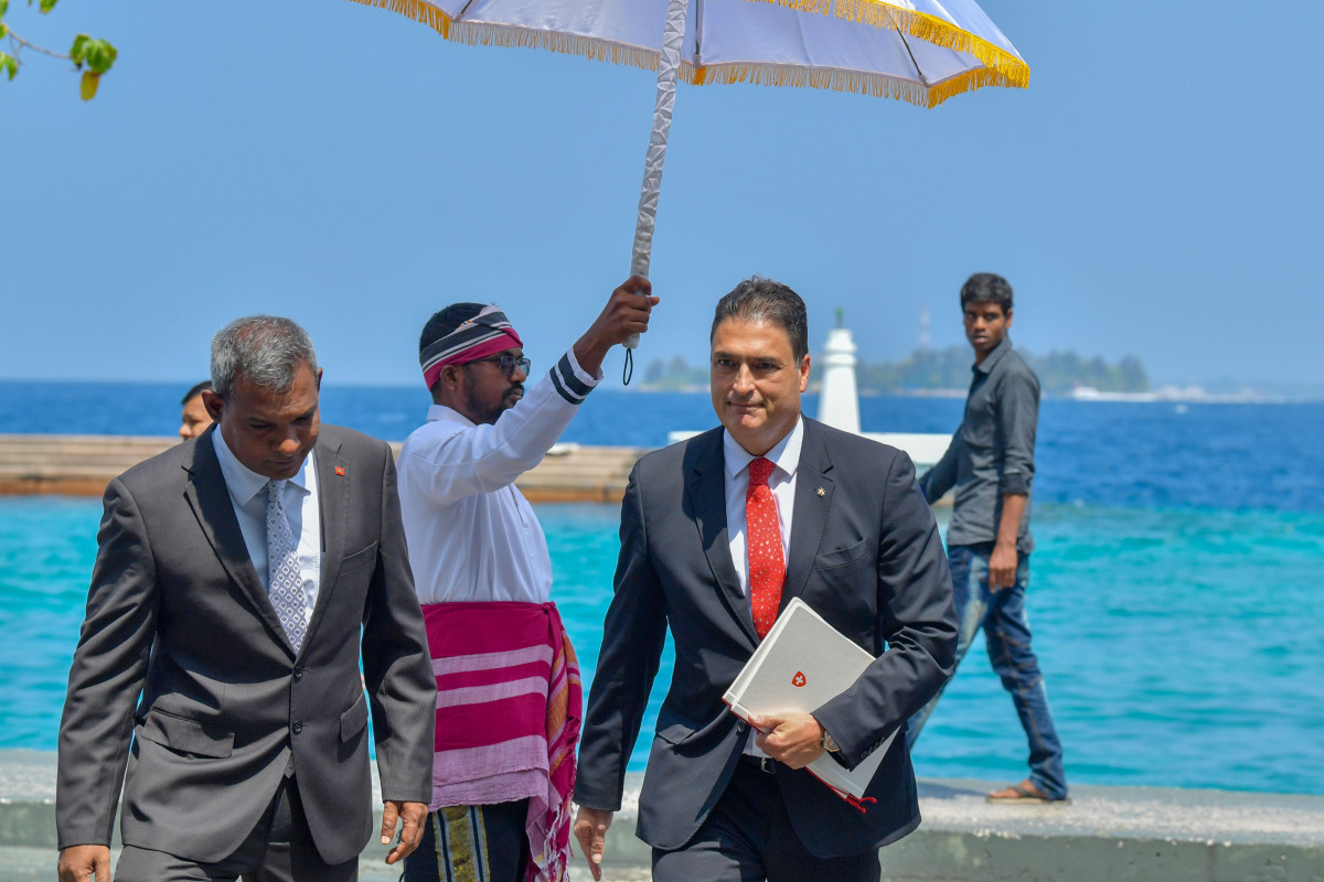 ރާއްޖެއިން ބޭނުންވާ އެހީތެރިކަމާއި އެއްބާރުލެއްވުން ސްވިޒަރލެންޑް ސަރުކާރުން ދެއްވާނެކަމުގައިވެސް ސްވިޒަރލެންޑްގެ ސަފީރު ވިދާޅުވި -- ފޮޓޯ: ރައީސް އޮފީސް