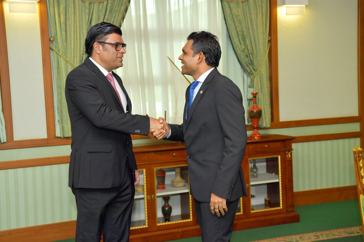 ނައިބް ރައީސް ފައިސަލް ރާއްޖެއިން ލަންކާއަށް ކަނޑައަޅުއްވާފައިވާ ސަފީރާއެކު ބޭއްވި ބައްދަލުވުމުގެ ތެރެއިން