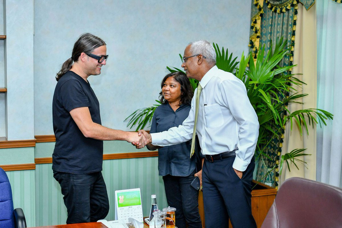 ރައީސް ސޯލިހް ޕާރލޭގެ ބާނީ ސައިރިލްއާ ބައްދަލުކުރައްވަނީ