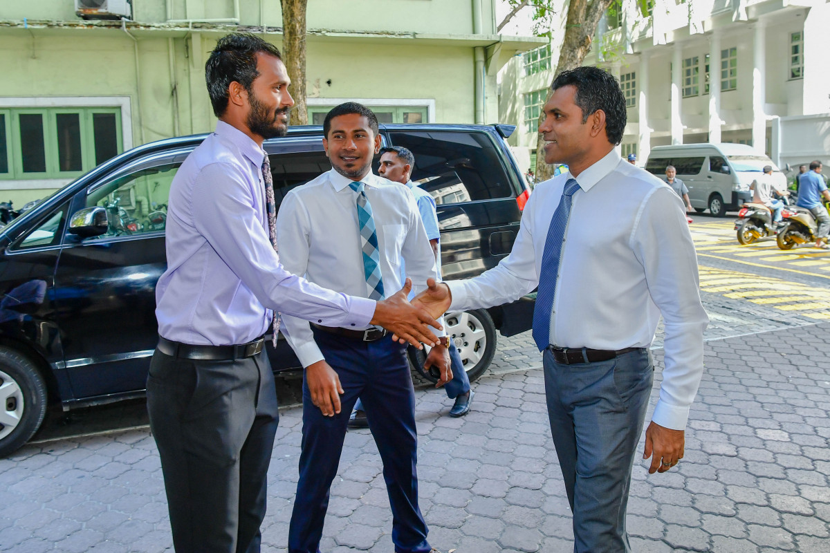 ރައީސުލްޖުމްހޫރިއްޔާގެ ނައިބު ފައިޞަލް ނަސީމް، މިނިސްޓްރީ އޮފް ޔޫތް ސްޕޯޓްސް އެންޑް ކޮމިއުނިޓީ އެމްޕަވަރމަންޓަށް މިއަދު ހެނދުނު ޒިޔާރަތްކުރައްވައި، އެތަނުގެ މަސައްކަތްތައް ކުރިއަށް ދާގޮތް ބައްލަވައިލެއްވުން -- ފޮޓޯ: ރައީސް އޮފީސް