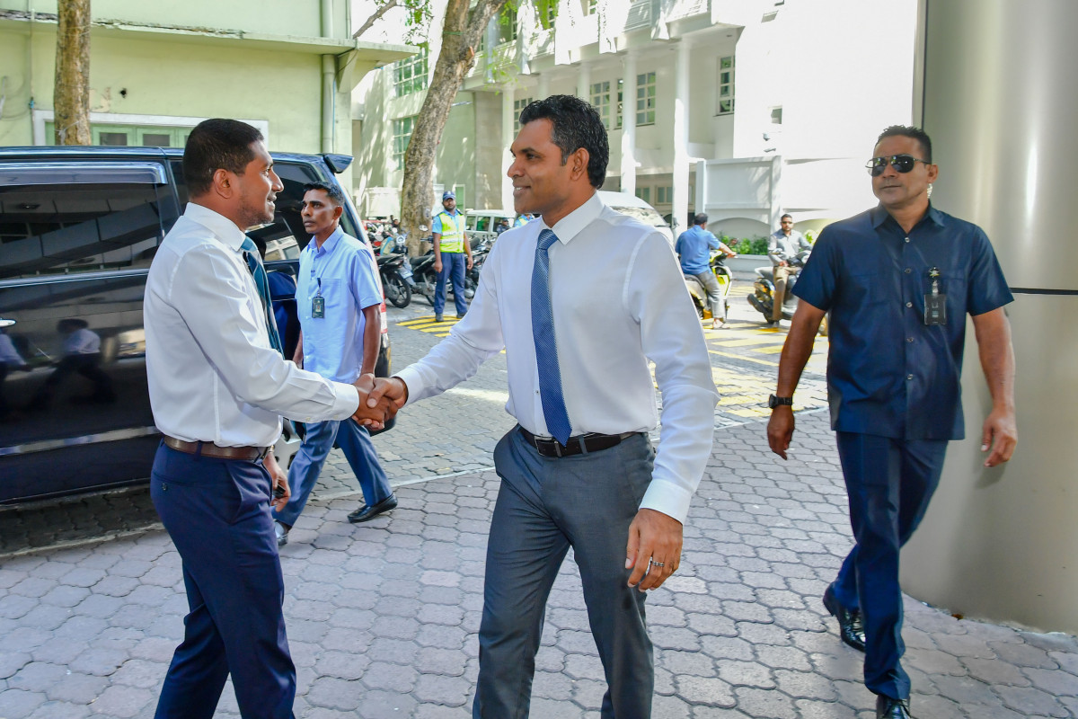 ރައީސުލްޖުމްހޫރިއްޔާގެ ނައިބު ފައިޞަލް ނަސީމް، މިނިސްޓްރީ އޮފް ޔޫތް ސްޕޯޓްސް އެންޑް ކޮމިއުނިޓީ އެމްޕަވަރމަންޓަށް މިއަދު ހެނދުނު ޒިޔާރަތްކުރައްވައި، އެތަނުގެ މަސައްކަތްތައް ކުރިއަށް ދާގޮތް ބައްލަވައިލެއްވުން -- ފޮޓޯ: ރައީސް އޮފީސް