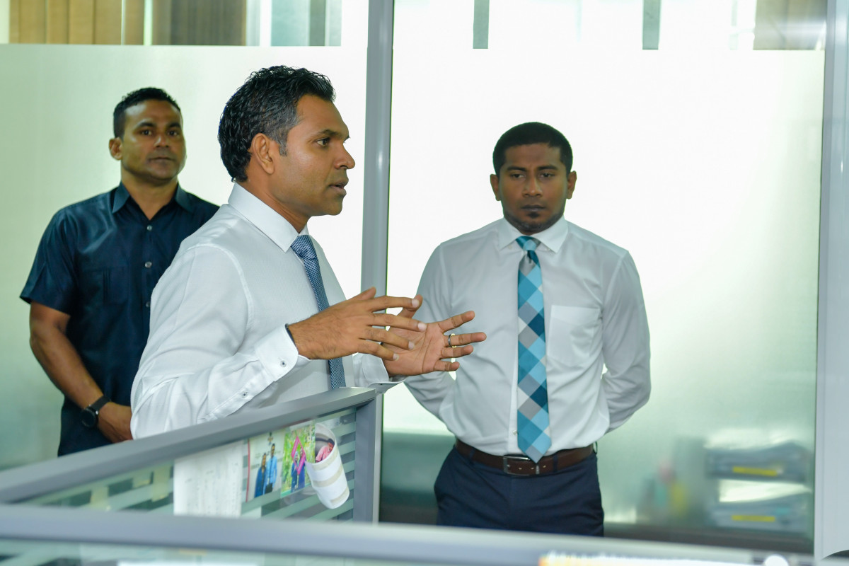 ރައީސުލްޖުމްހޫރިއްޔާގެ ނައިބު ފައިޞަލް ނަސީމް، މިނިސްޓްރީ އޮފް ޔޫތް ސްޕޯޓްސް އެންޑް ކޮމިއުނިޓީ އެމްޕަވަރމަންޓަށް މިއަދު ހެނދުނު ޒިޔާރަތްކުރައްވައި، އެތަނުގެ މަސައްކަތްތައް ކުރިއަށް ދާގޮތް ބައްލަވައިލެއްވުން -- ފޮޓޯ: ރައީސް އޮފީސް