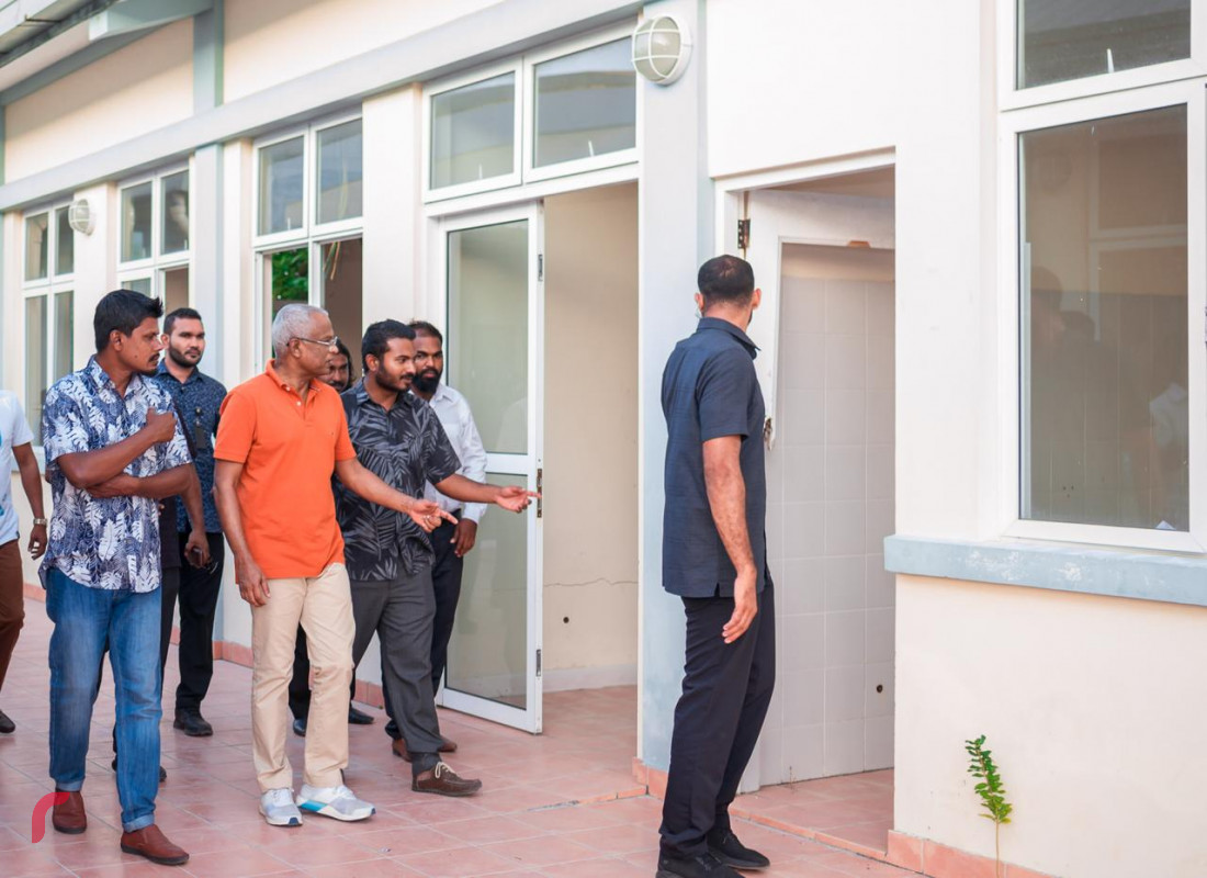 ރައީސް އިބްރާހިިމް މުހައްމަދު ސޯލިހް، ލ. އަތޮޅަށް ކުރައްވާ ދަތުރުފުޅުގެ ތެރެއިން - މިއީ ވެރިކަމާއި ހަވާލުވެވަޑައިގެންނެވިފަހުން ރައީސް ސޯލިހް ލާމަށް ކުރައްވާ ފުރަތަމަ ދަތުރުފުޅު -- ފޮޓޯ: ރާއްޖެ.އެމްވީ