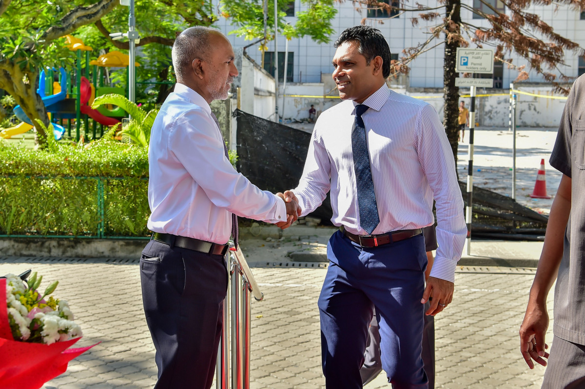 ނާއިބު ރައީސް ފައިސަލް ނަސީމް އިސްލާމިކް މިނިސްޓްރީއަށް ކުރެއްވި ޒިޔާރަތުގެ ތެރެއިން، މި ޒިޔާރަތުގައި އިސްލާމިކް މިނިސްޓްރީގެ އިސްވެރިންނާއި ބައްދަލުކުރަށްވައި މަސައްކަތްތައް ކުރިއަށްދާގޮތް ވަނީ އޮޅުންފިލުވާފައި -- ފޮޓޯތައް-- ރައީސް އޮފީސް