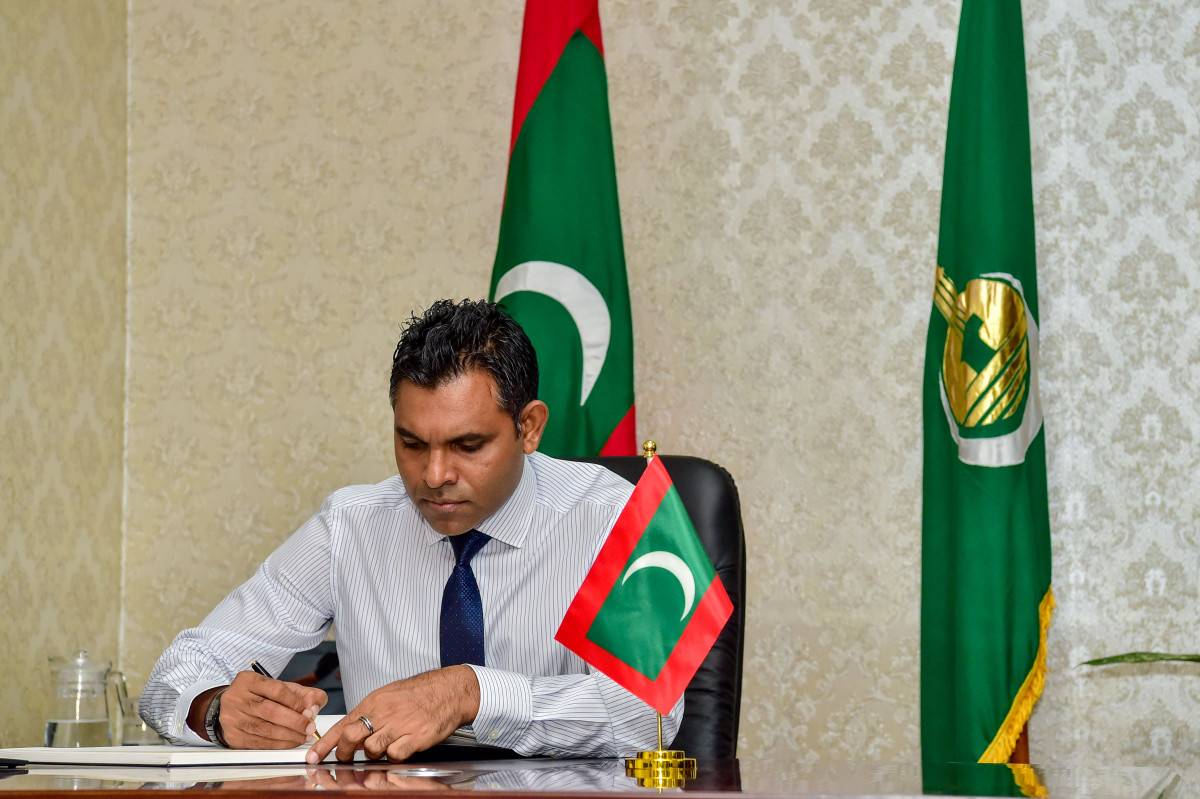 ނާއިބު ރައީސް ފައިސަލް ނަސީމް އިސްލާމިކް މިނިސްޓްރީއަށް ކުރެއްވި ޒިޔާރަތުގެ ތެރެއިން، މި ޒިޔާރަތުގައި އިސްލާމިކް މިނިސްޓްރީގެ އިސްވެރިންނާއި ބައްދަލުކުރަށްވައި މަސައްކަތްތައް ކުރިއަށްދާގޮތް ވަނީ އޮޅުންފިލުވާފައި -- ފޮޓޯތައް-- ރައީސް އޮފީސް