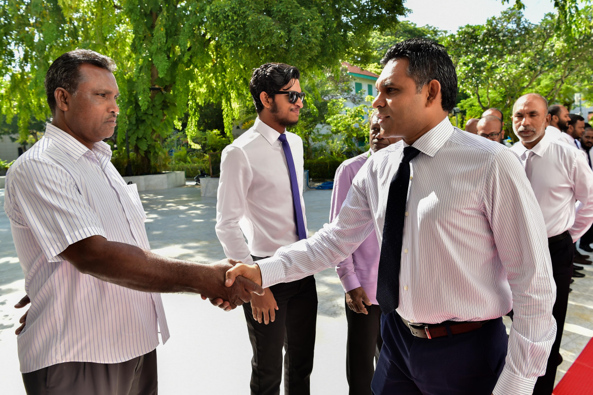 ނާއިބު ރައީސް ފައިސަލް ނަސީމް އިސްލާމިކް މިނިސްޓްރީއަށް ކުރެއްވި ޒިޔާރަތުގެ ތެރެއިން، މި ޒިޔާރަތުގައި އިސްލާމިކް މިނިސްޓްރީގެ އިސްވެރިންނާއި ބައްދަލުކުރަށްވައި މަސައްކަތްތައް ކުރިއަށްދާގޮތް ވަނީ އޮޅުންފިލުވާފައި -- ފޮޓޯތައް-- ރައީސް އޮފީސް