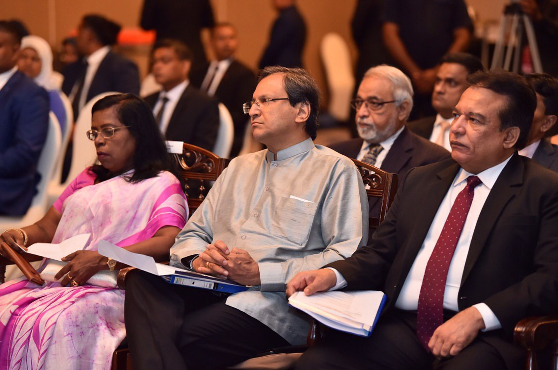 ރައީސުލްޖުމްހޫރިއްޔާގެ ވާހަކަފުޅުގައި ދެޤައުމަށް އެކުގައި ކުރިއެރުވޭނެ ދާއިރާތަކުގެ މައްޗަށް އަލިއަޅުއްވާލައްވައި އިޢާދަކުރަނިވި ހަކަތަ ބޭނުންކުރުމުގައި އެކުގައި މަސައްކަތްތަކެއް ކުރެވިދާނެކަން ފާހަގަކުރެއްވިއެވެ.