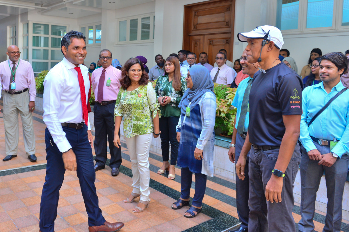 ފައިދާހުރި ކާނާ ކެއުމަށާއި ދުޅަހެޔޮ ޞިއްޙަތެއްގައި ދެމިތިބުމަށްޓަކައި ކޮންމެ ދުވަހަކު ކަސްރަތުކޮށް ހެލިފެލިވެ އުޅުމަށާއި ޞިއްހަތަށް ގެއްލުންހުރި ކަންކަމުން ދުރުހެލިވުމަށް ނައިބް ރައީސް އިލްތިމާސް ކުރެއްވިއެވެ.