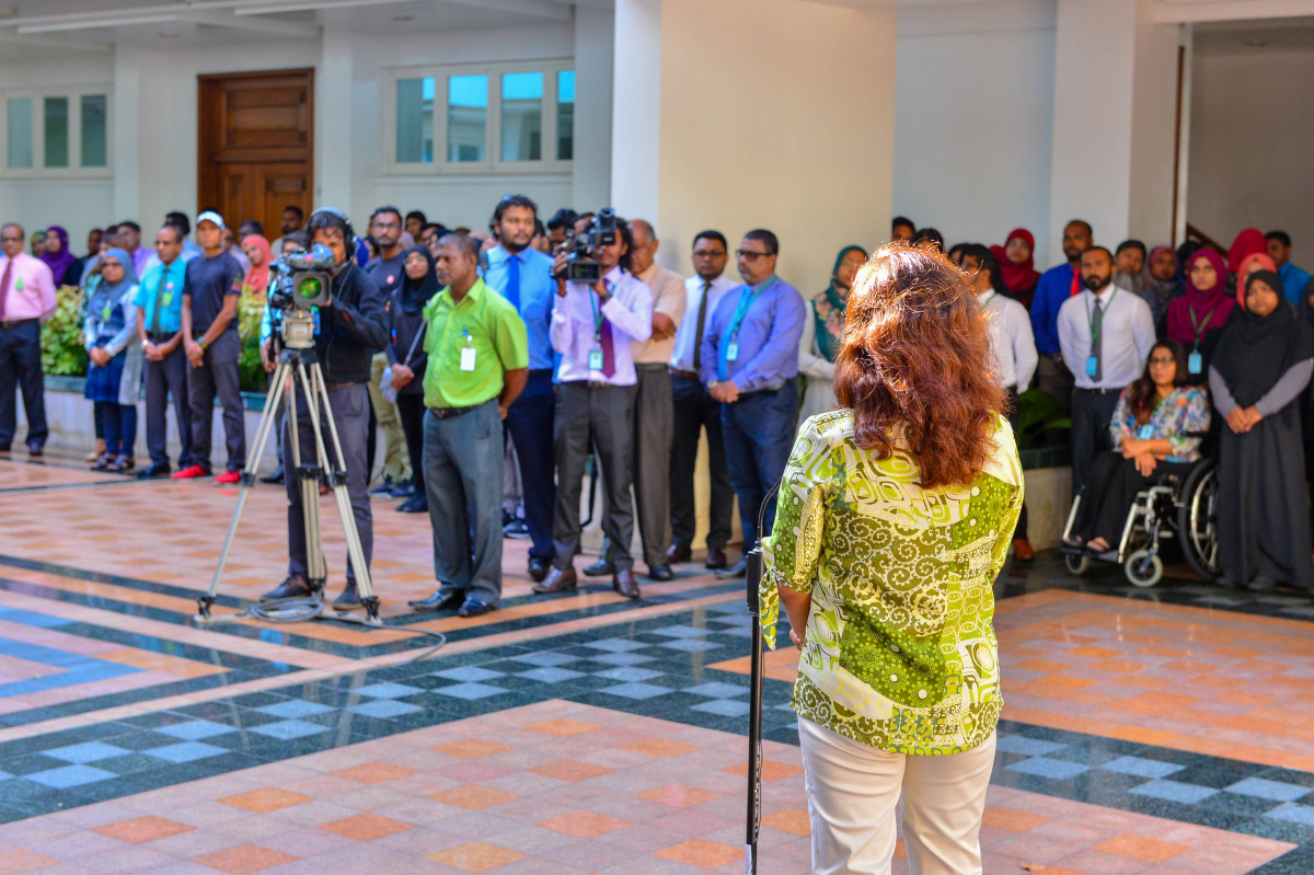 ސިނގިރޭޓު ބުއިމާއި ދުފުމާއި ސުޕާރީ ކެއުމަކީ އަނގައިގެ ކެންސަރު ޖެހުމަށް މަގުފަހިވާ ކަންކަމެވެ.