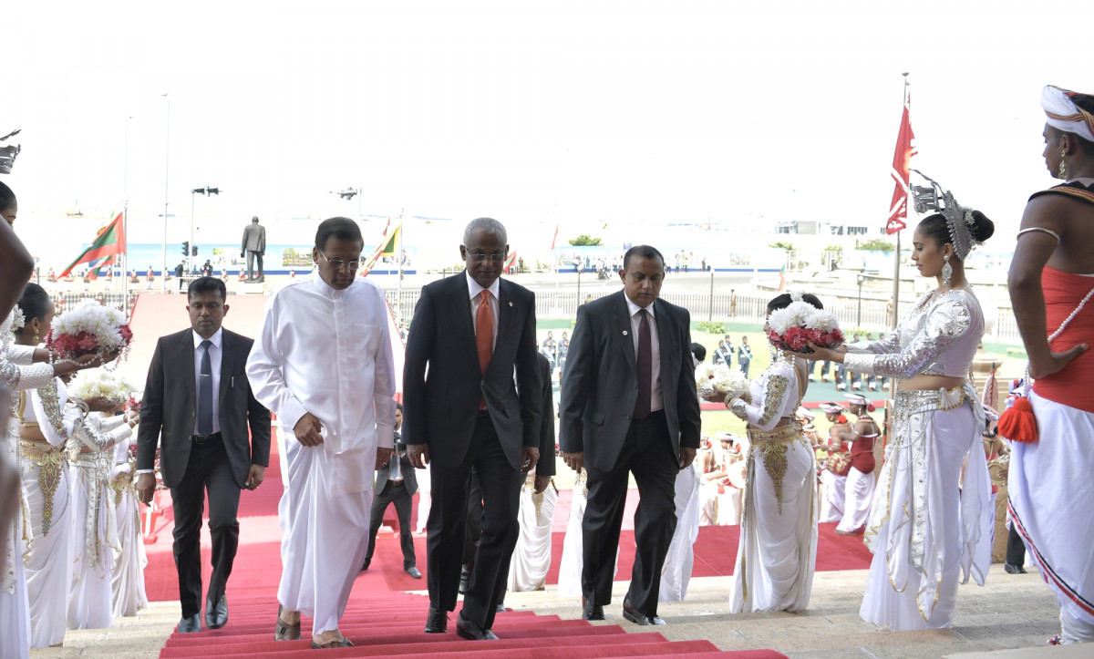 ރައީސުލްޖުމްހޫރިއްޔާގެ ދެކަނބަލުންނަށް މަރްޙަބާ ދެންނެވުމުގެ ރަސްމިއްޔާތު އޮތީ ސްރީލަންކާގެ ޕްރެޒިޑެންޝަލް ސެކްރެޓޭރިއެޓްގައި، ސްރީލަންކާ ގަޑިން މިއަދު ހެނދުނު 10 ޖެހިއިރުއެވެ.