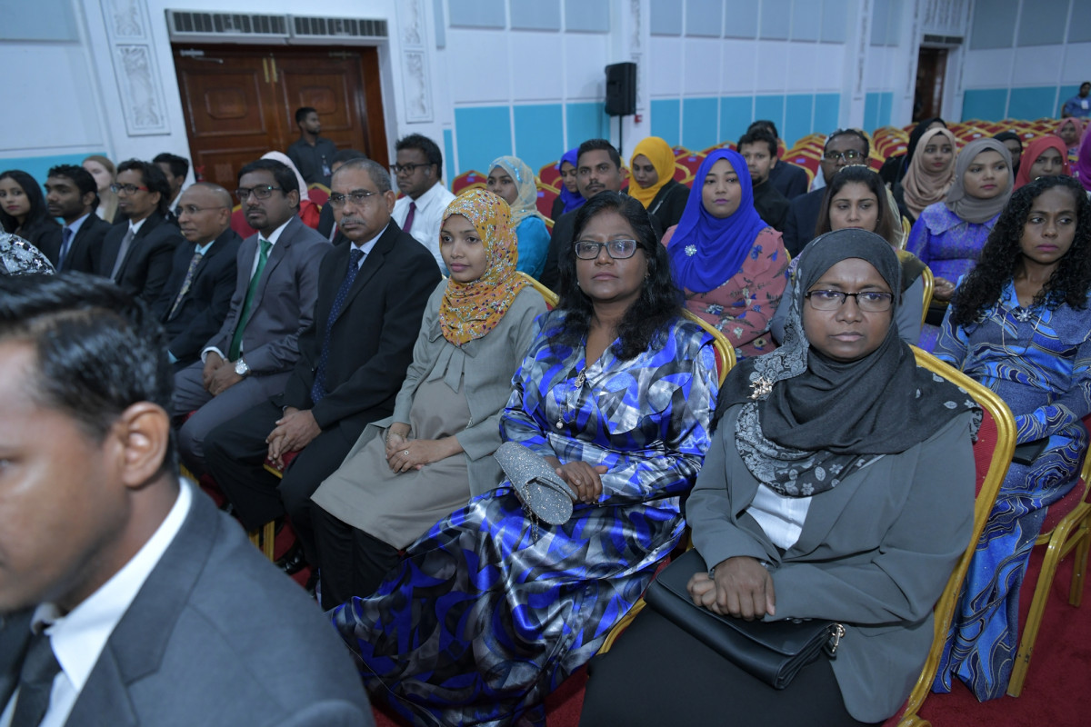 ފެބްރުއަރީ 7، 2019: ރައީސް ސޯލިހްގެ ފުރަތަމަ ރިޔާސީ ބަޔާން ހުށަހެޅުއްވުން ދަރުބާރުގޭގައި ބޭއްވި ރައްޔިތުންގެ މަޖިލީހުގެ ޖަލްސާގެ ތެރެއިން