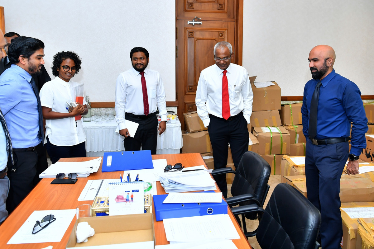 ކޮމިޓީން ކަންކަން ނިންމެވުމުގައި ރައްޔިތުންނަށް އެންމެ ލުއިފަސޭހަ ގޮތަކަށް ކަންކަން ނިންމެވުމަށް އިސްކަން ދެއްވުމަށް ރައީސުލްޖުމްހޫރިއްޔާ އެދިވަޑައިގެންނެވި -- ފޮޓޯ: ރައީސް އޮފީސް