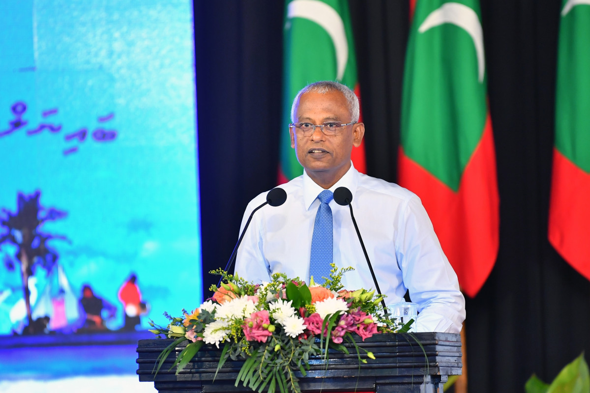 ފެބްރުއަރީ 21، 2019: ބައިނަލްއަޤްވާމީ މާދަރީ ބަހުގެ ދުވަސް ފާހަގަކުރުމަށް ދަރުބާރުގޭގައި ބޭއްވި ޖަލްސާގައި ރައީސް އިބްރާހިމް މުހައްމަދު ސޯލިހް ވާހަކަ ދައްކަވަނީ