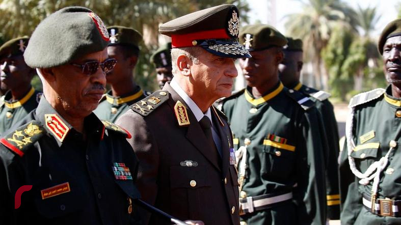 ސޫދާނުގެ ދިފާއީ ވަޒީރު އަވާދު މުޙައްމަދު އަޙުމަދު އިބްނު އައުފް (ވ)، މިޞްރުގެ ދިފާއީ ވަޒީރު މުޙައްމަދު އަޙުމަދު ޒަކީ އާއި އެކު