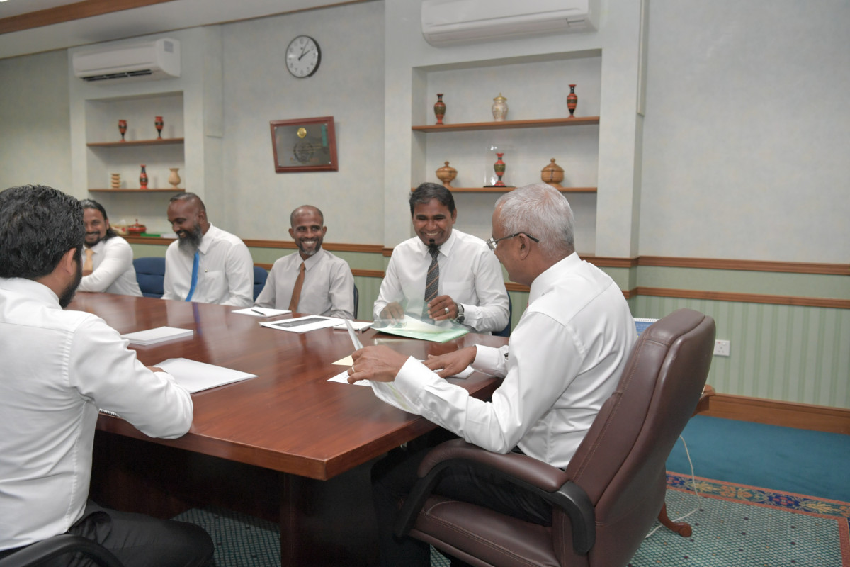 ހިންނަވަރު ކައުންސިލުން ރައީސް ސޯލިހާއި ބައްދަލުުރެއްވުން